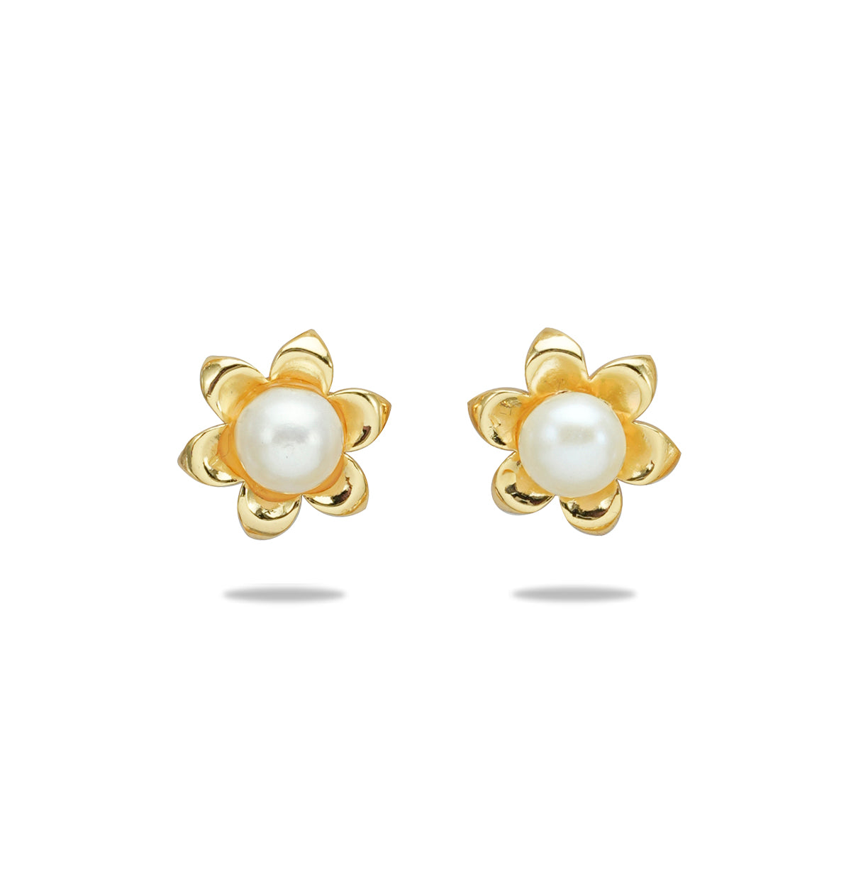 Shiny White Freshwater Pearl Stud Earrings