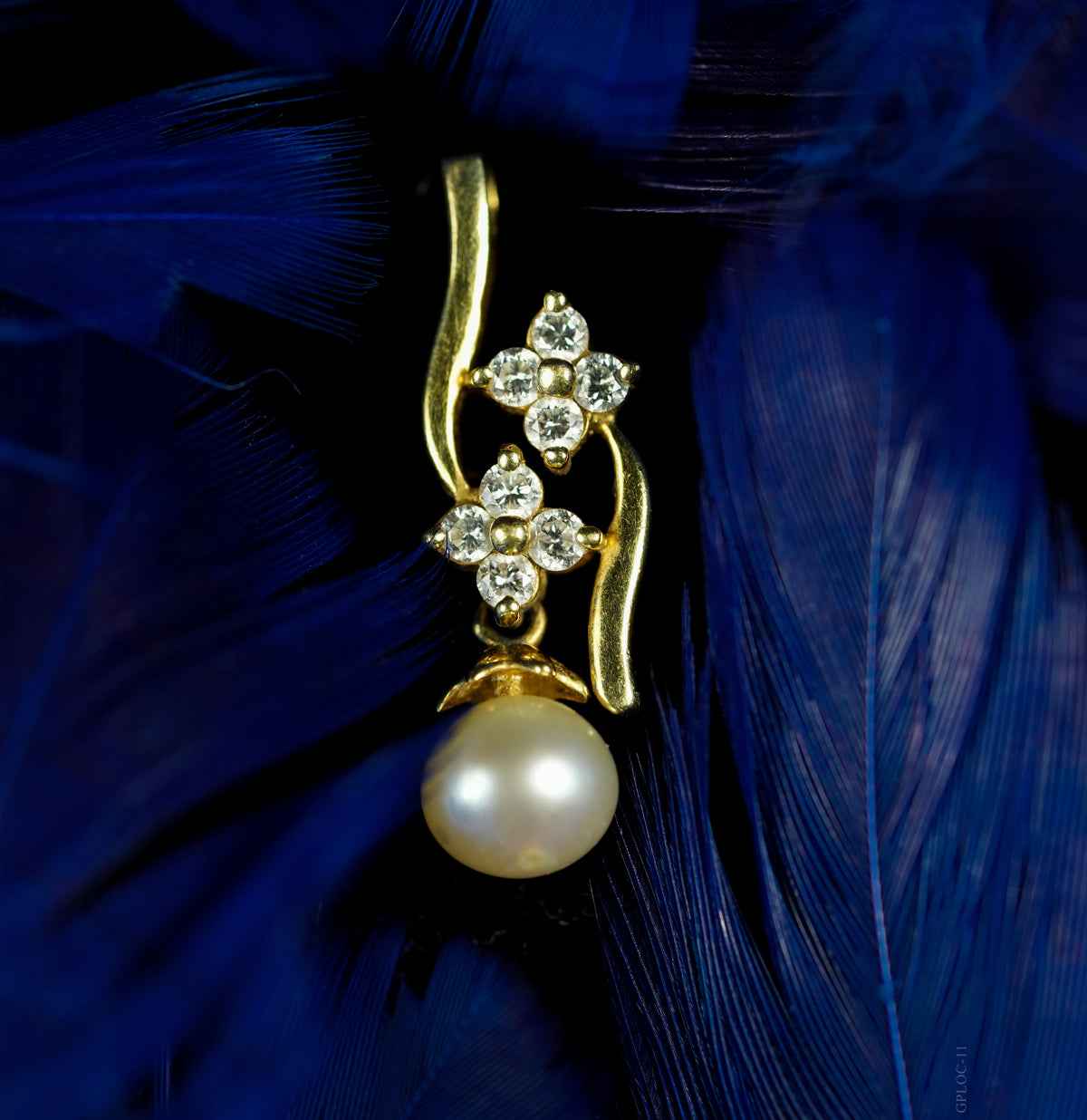 Classic Diamond Pearl Locket