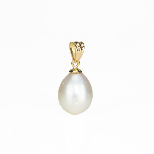 17.0-18.0mm White Round Pure Luxury South Sea Pearl With 18K Yellow Gold Pearl Locket