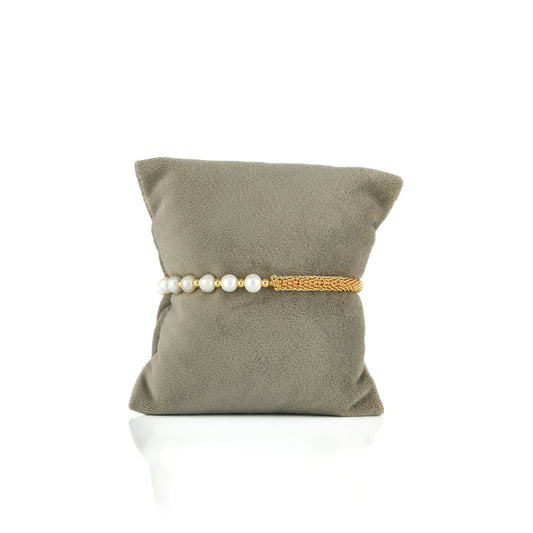 Unique White Near Round Freshwater Pearl Bracelet