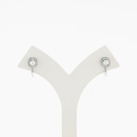 Seized White Freshwater Pearl Stud Earrings