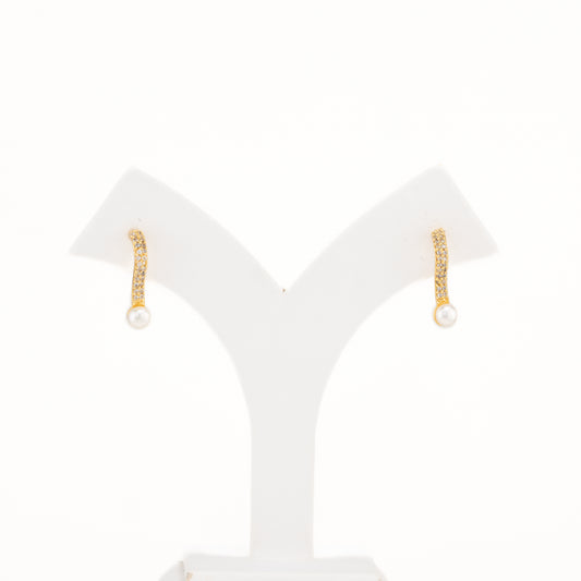 Regal White Stone Freshwater Pearl Studs Earrings