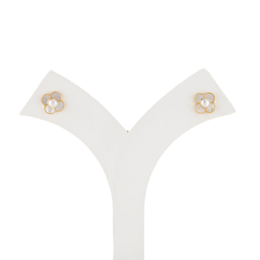 Feminine White Freshwater Pearl Stud Earrings