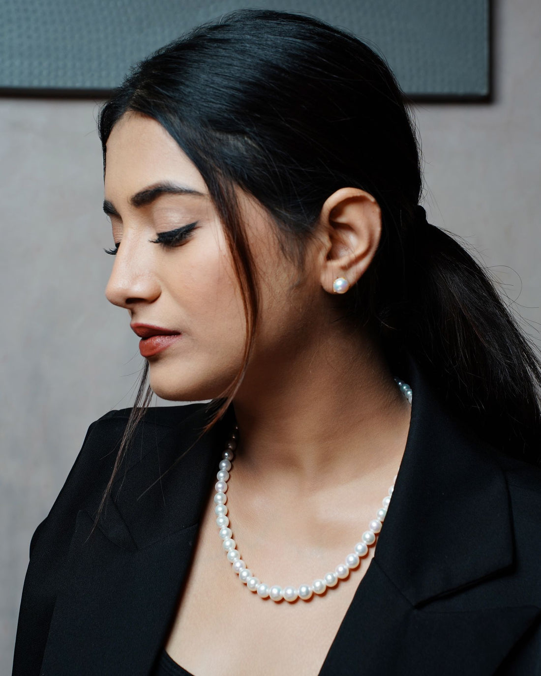 Gifts that Impress Without Breaking the Bank: The Simple Pearl Necklace