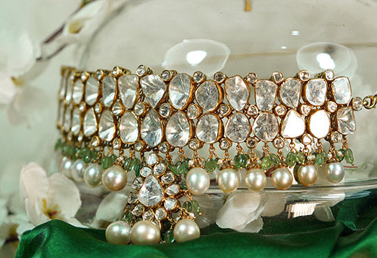 Can You Suggest Some Choker Designs for a Wedding?