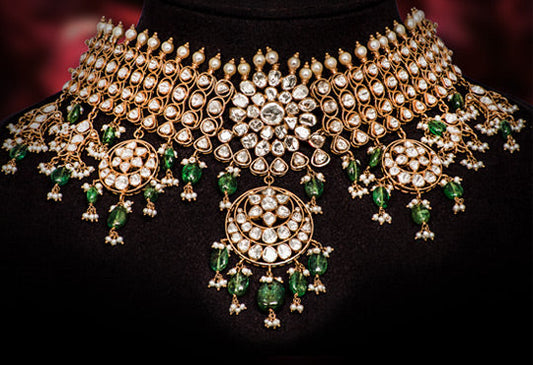 How to Choose the Perfect Wedding green kundan jewellery set