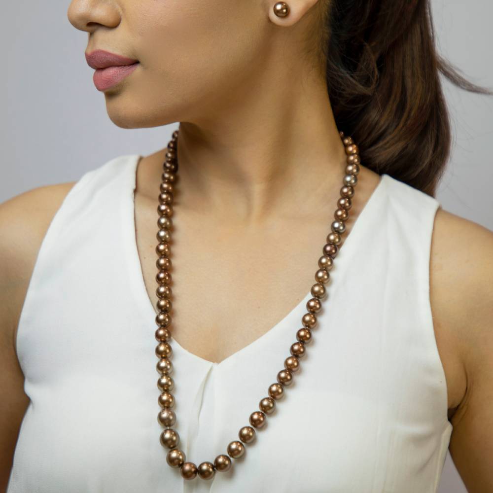Why a Tahitian Pearl Necklace Is the Ultimate Investment in Understated Luxury