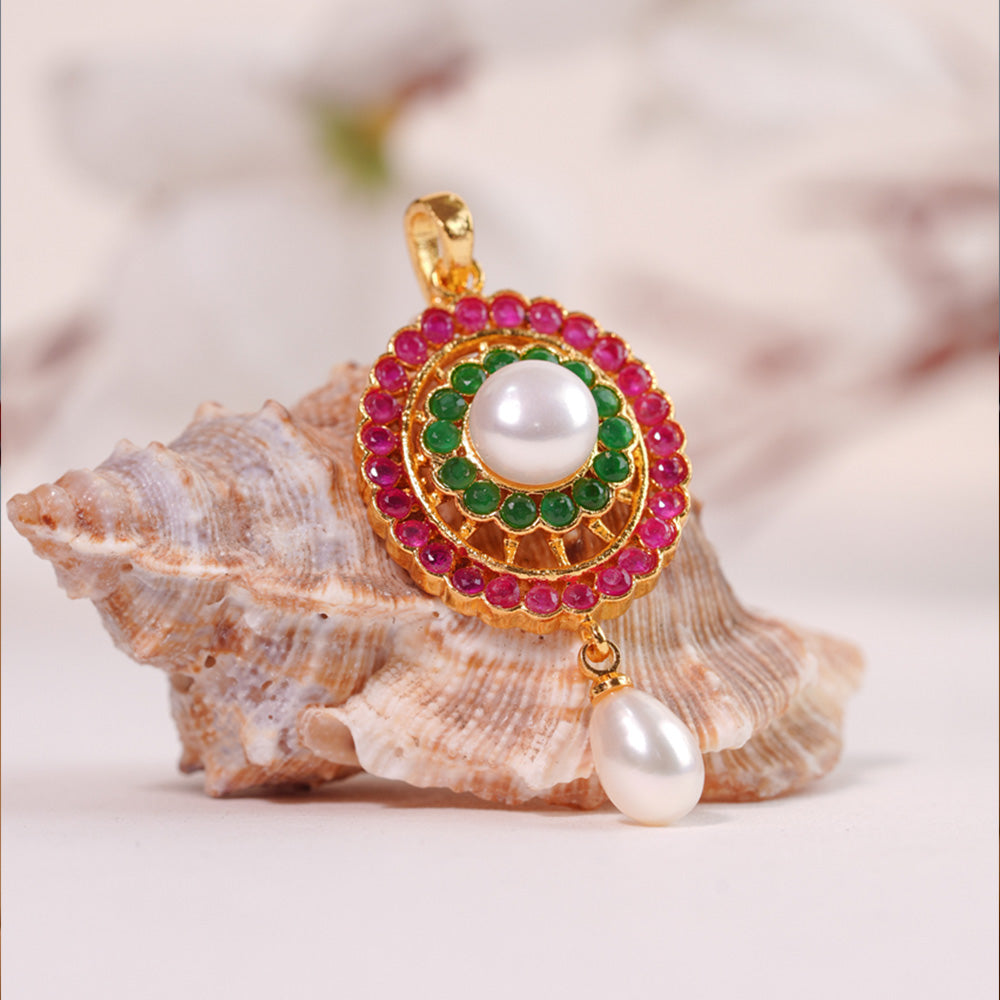 Pearl Lockets Traditional vs Contemporary Designs