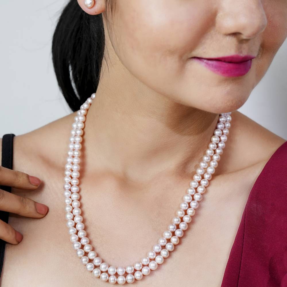 The Best Occasions to Wear a White Pearl Necklace From Weddings to Work Events