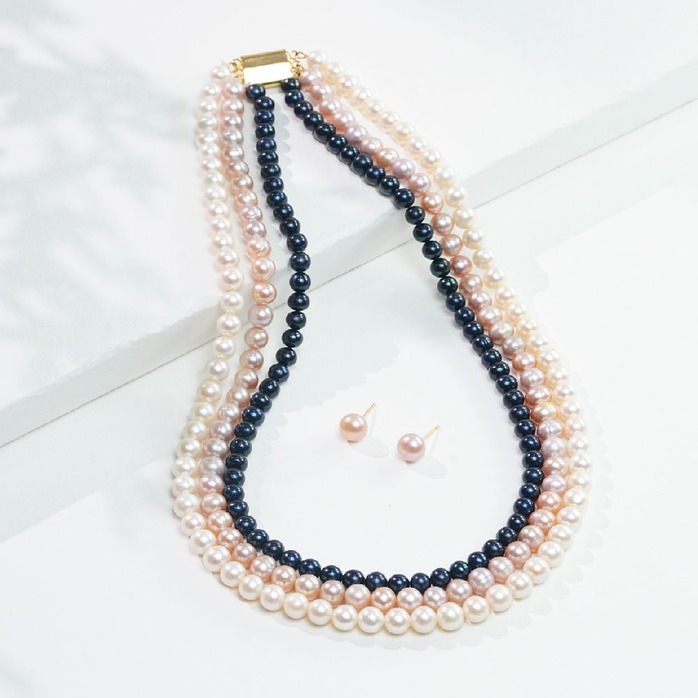 The Ultimate Guide to Wearing a Long Pearl Necklace