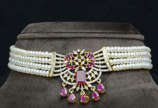 What Different Types of Pearl Choker Necklaces Are Available Online?