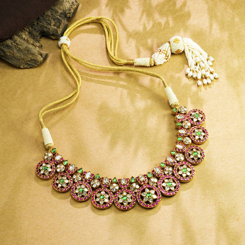 How to Choose Authentic Kundan Gold Jewellery for Your Collection?