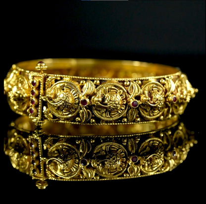 Unique Nakshi Gold Bangle