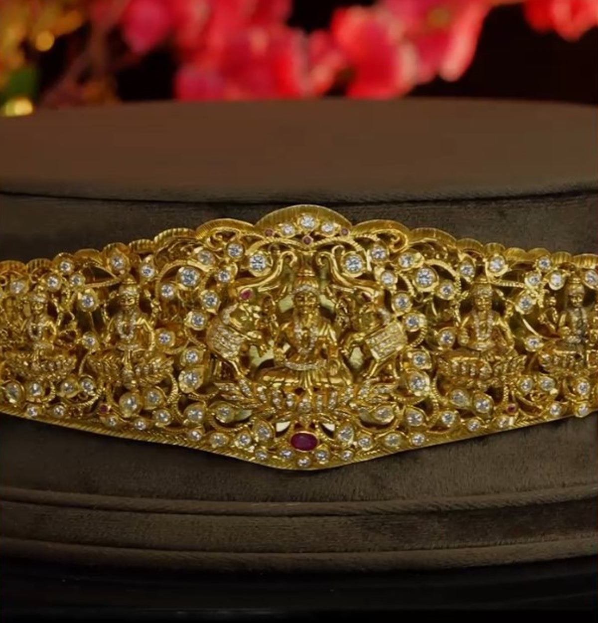 Precious Gold Vadanam