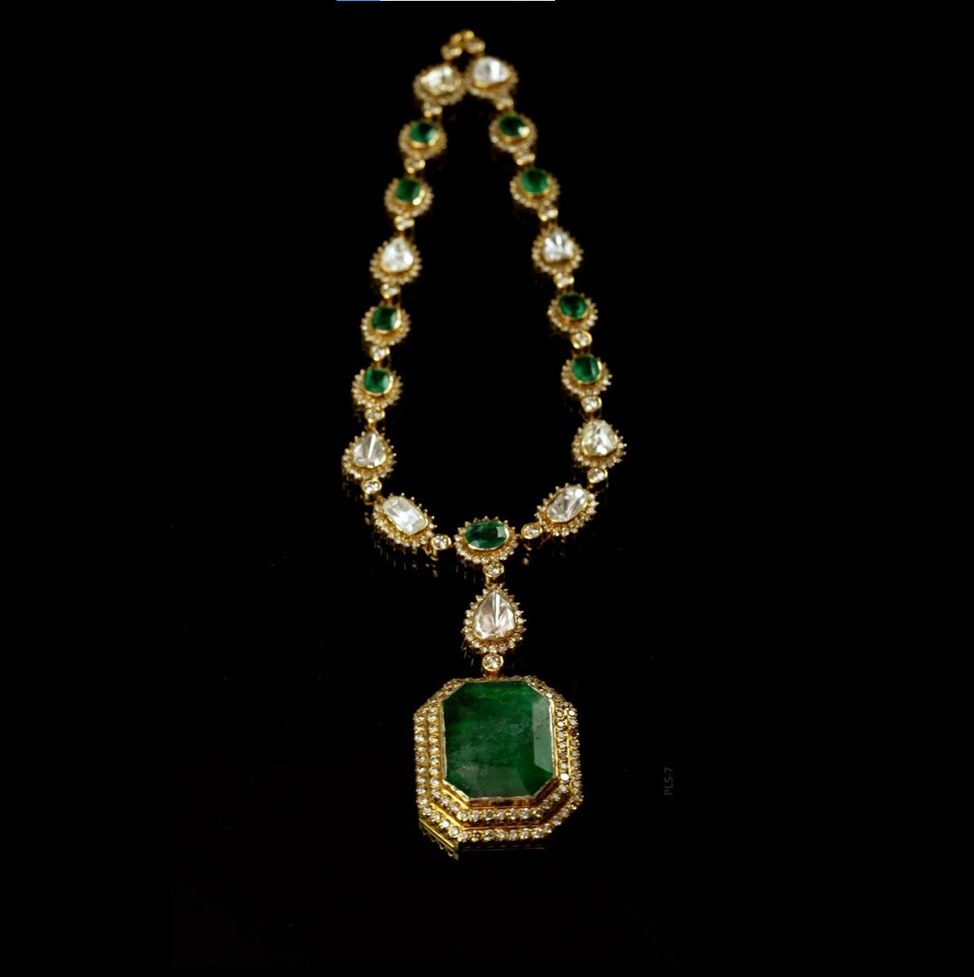 Luxurious Emerald Polki Necklace