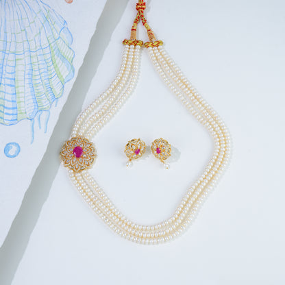 Exceptional Red Stone Side Pieces Freshwater Pearl Necklace Set