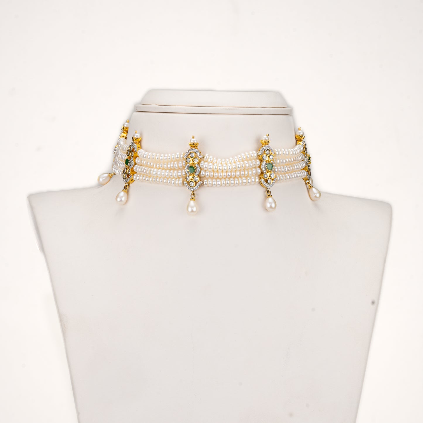 Adorable Green Stone Freshwater Pearls Choker Set