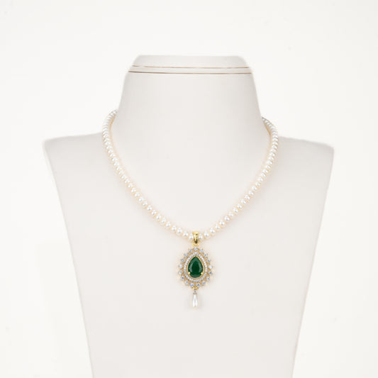 Stunning Green Stone Freshwater Pearl Necklace Set