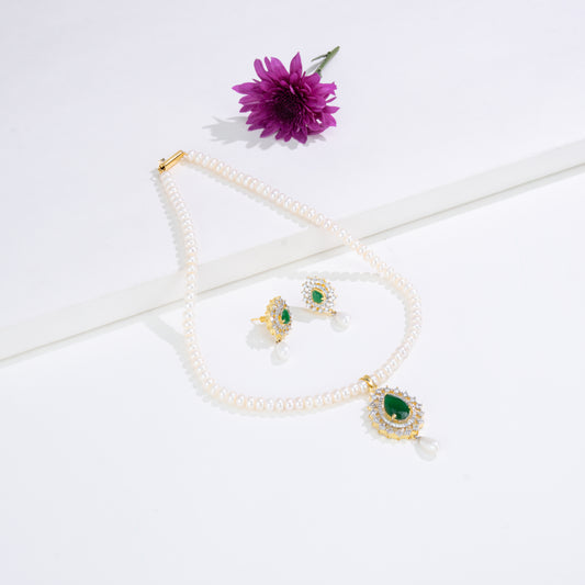 Stunning Green Stone Freshwater Pearl Necklace Set