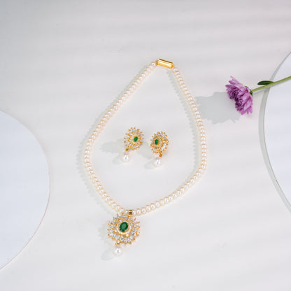 Stunning Green Stone Freshwater Pearl Necklace Set
