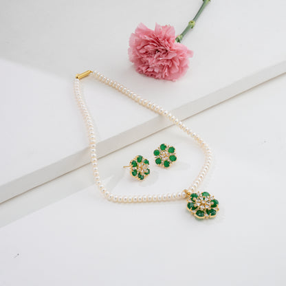 Stunning Green Stone Freshwater Pearl Necklace Set