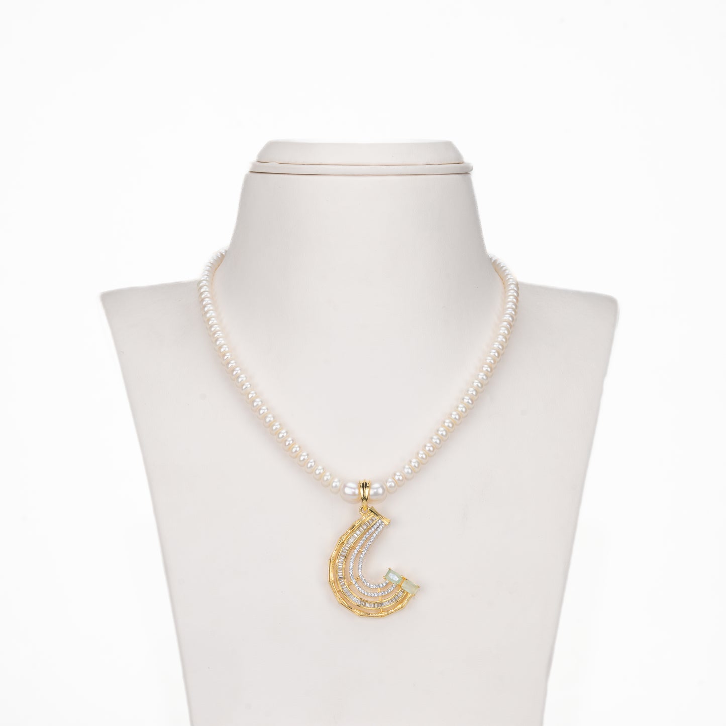 Stunning Green Stone Freshwater Pearl Necklace Set