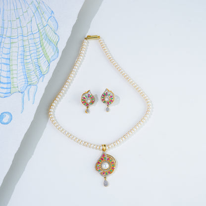 Brilliant Red Green Freshwater Pearls Necklace Set