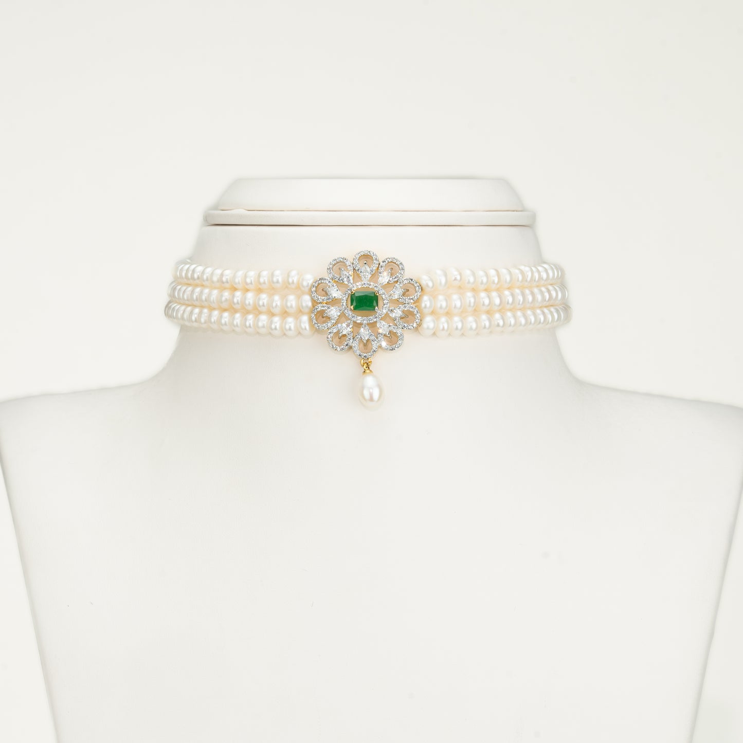 Adorable Green Stone Freshwater Pearls Choker Set