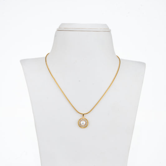 Graceful Freshwater Pearl Necklace Set