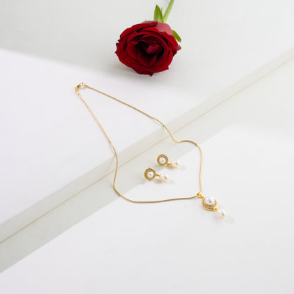 Graceful Freshwater Pearl Necklace Set
