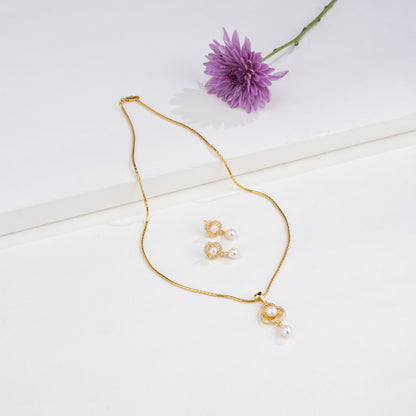 Graceful Freshwater Pearl Necklace Set