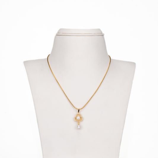 Graceful Freshwater Pearl Necklace Set