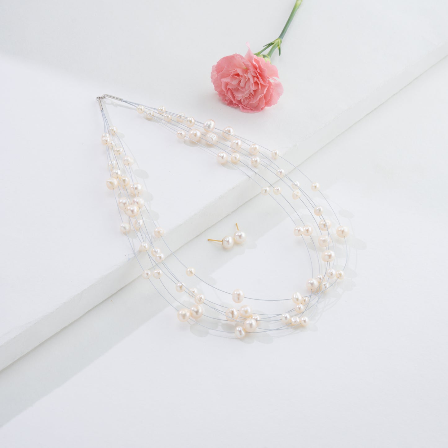 Fancy Wire Freshwater Pearls Necklace