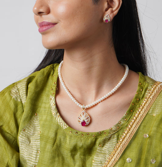 Stunning Red Stone Freshwater Pearl Necklace Set