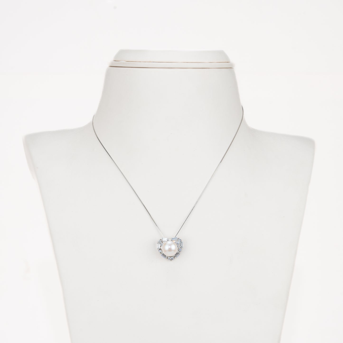 Heart-Shaped Silver White Stone Freshwater Pearl Necklace Set