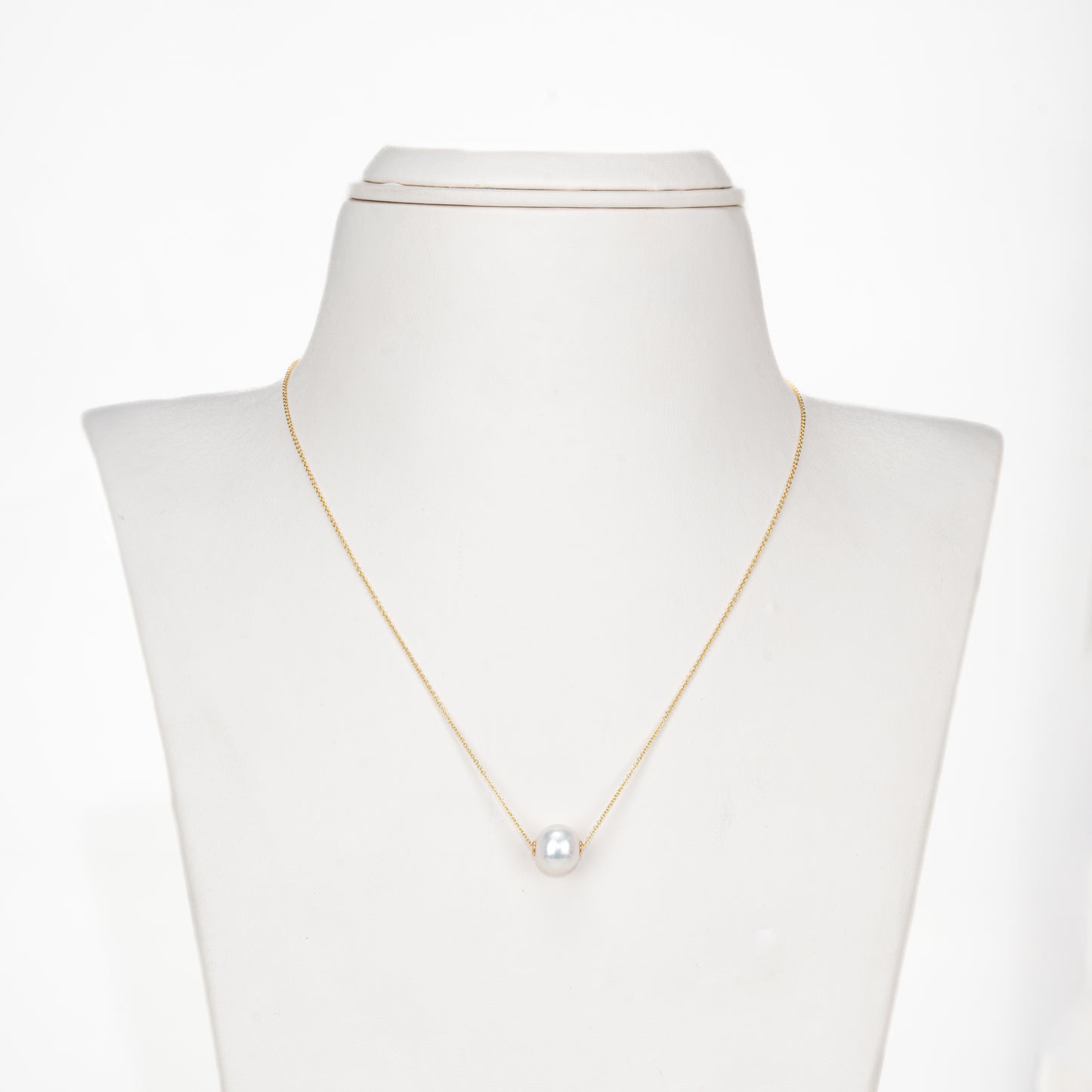 Classic White Round Freshwater Pearl Necklace