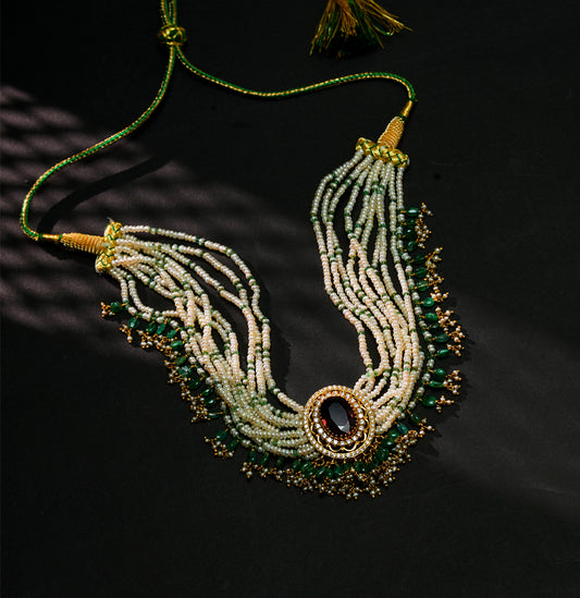 Delicate Pearl Emerald Stone Choker