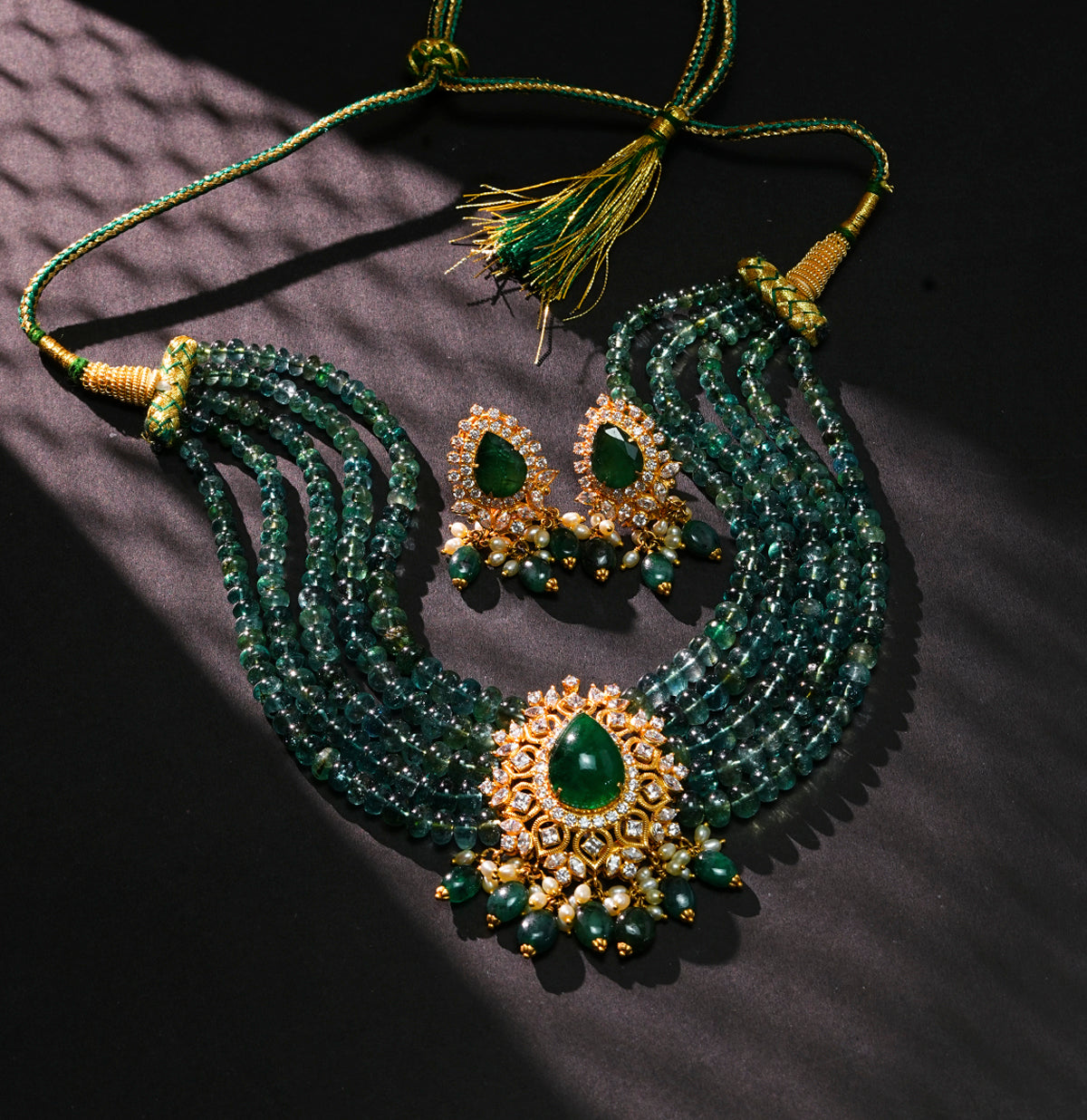 Bold Emerald Stone Choker