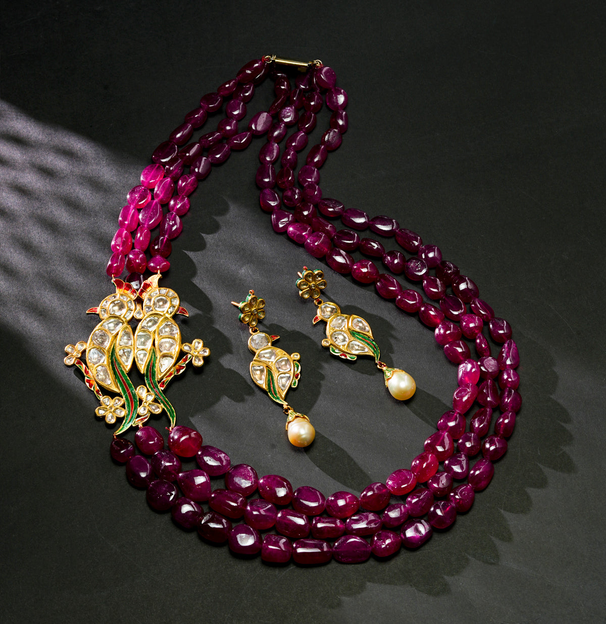 Charming Gold Ruby Side Pices Necklace