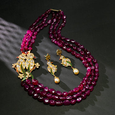Charming Gold Ruby Side Pices Necklace