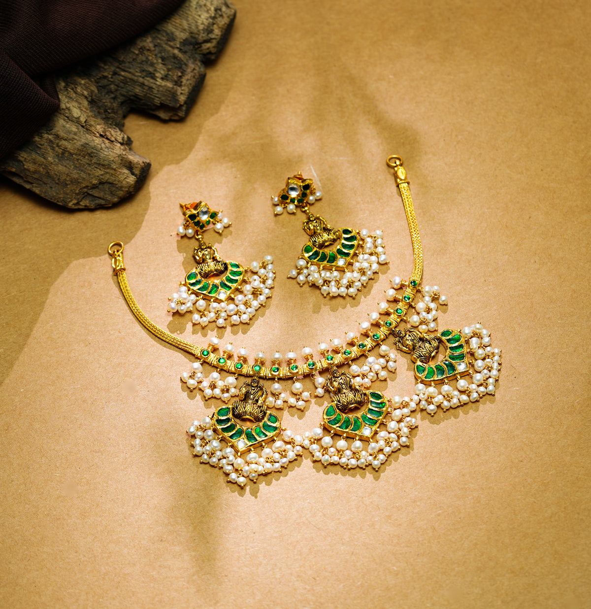 Charming Kundan Gutta Pusalu Necklace Set