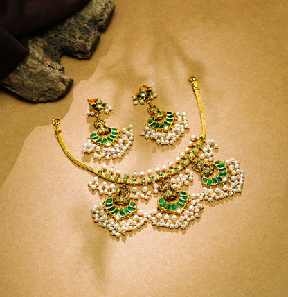 Charming Kundan Gutta Pusalu Necklace Set