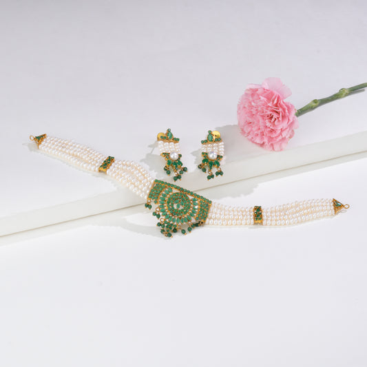 Adorable Green Stone Freshwater Pearls Choker Set