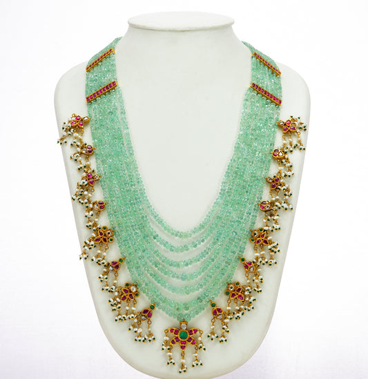 Understated Emerald Kundan Pearl Side Pieces Necklace