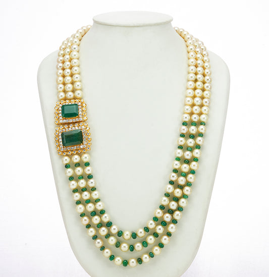 Distinctive Emerald  Pearl Side Piece Necklace