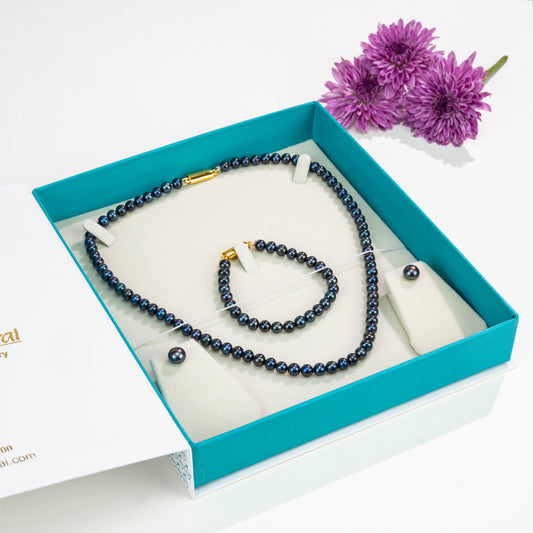 Elegance Black Freshwater Pearl Necklace Gift Box