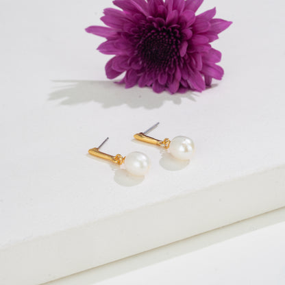 7-Day Timeless Pearl Earrings Gift Box- 7 Styles in One Box