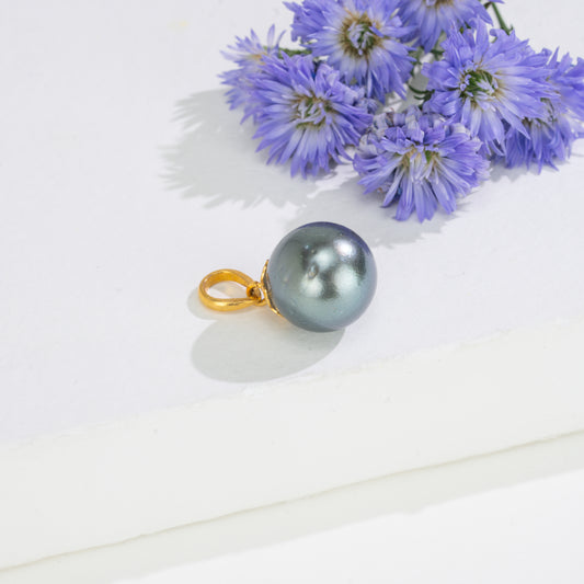 14.0-15.0mm Radiant Black Tahitian Pearl With 22K Yellow Gold Pearl Locket