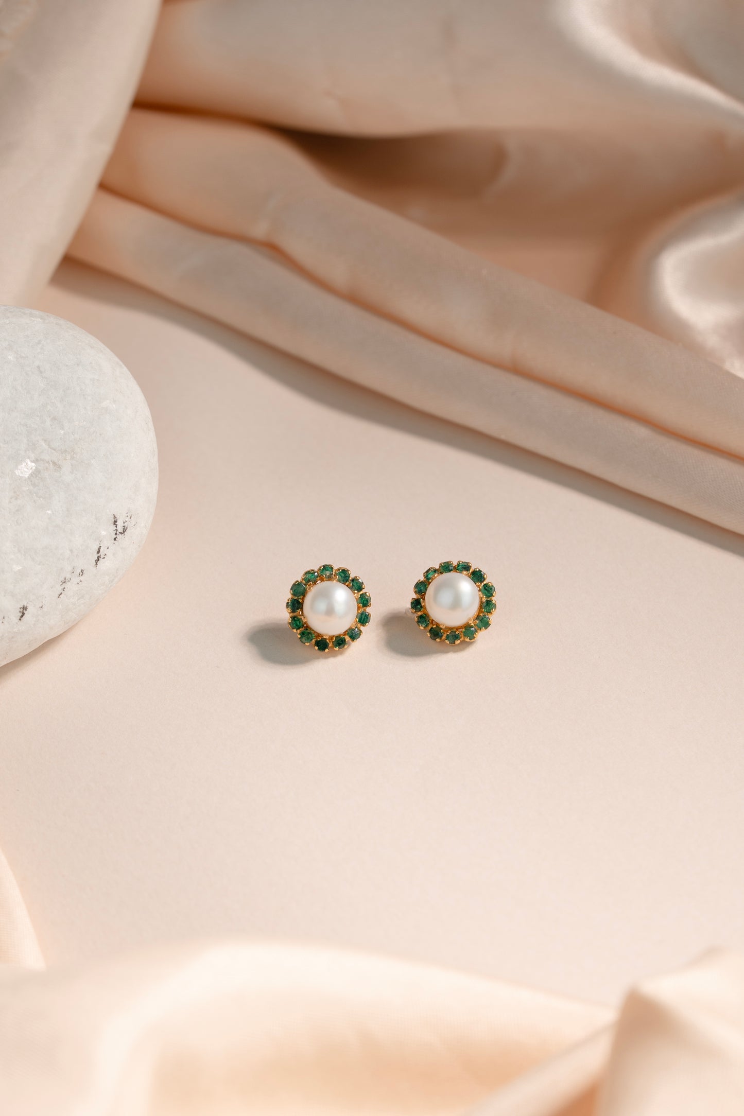Graceful Emerald Pearl Gold Earrings