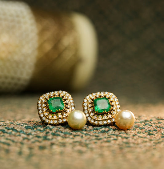 Slender Emerald Diamond Earring